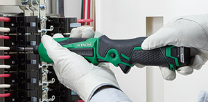 Convenient manual tightening mechanism